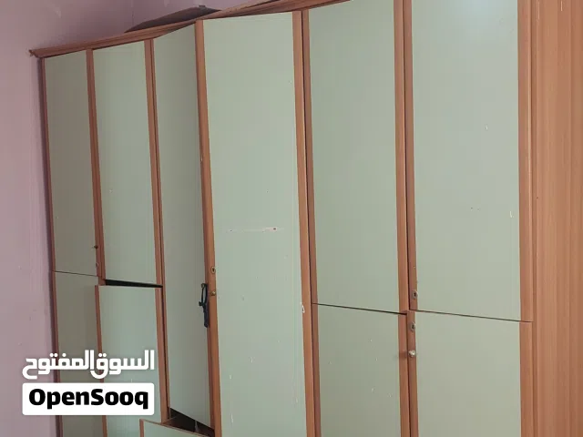دولاب خشب للبيع مش ناقص شي