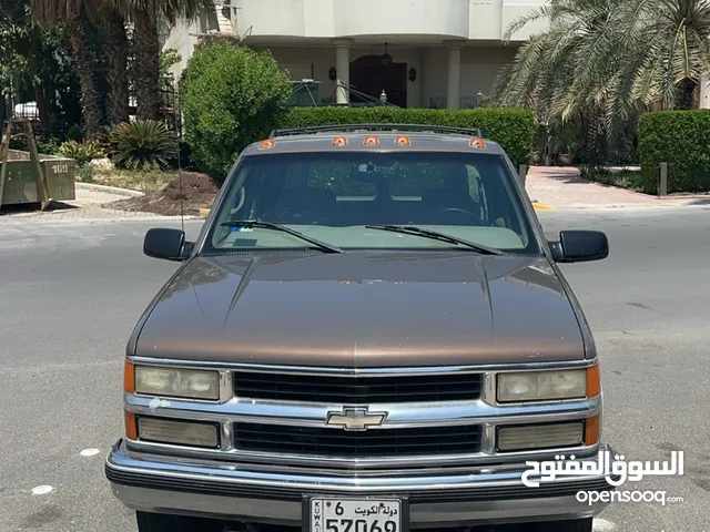 Chevrolet Suburban 1998 in Kuwait City