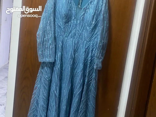 اعلان فستان سهرة ازرق