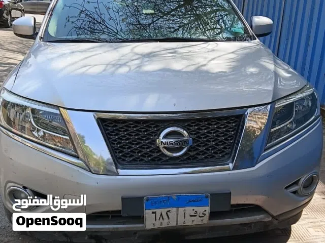 2015 نيسان باثفايندر SL