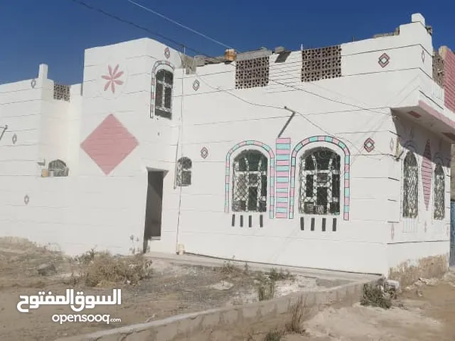 140 m2 4 Bedrooms Townhouse for Sale in Sana'a Shamlan