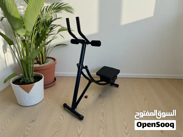 جهاز تمرين المعدة متعدد الوظائف يُستخدم لتمارين عضلات البطن والخصر والظهر والفخذين