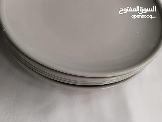 اواني منزلية منوعة جديده ملونه وابيض سياحي