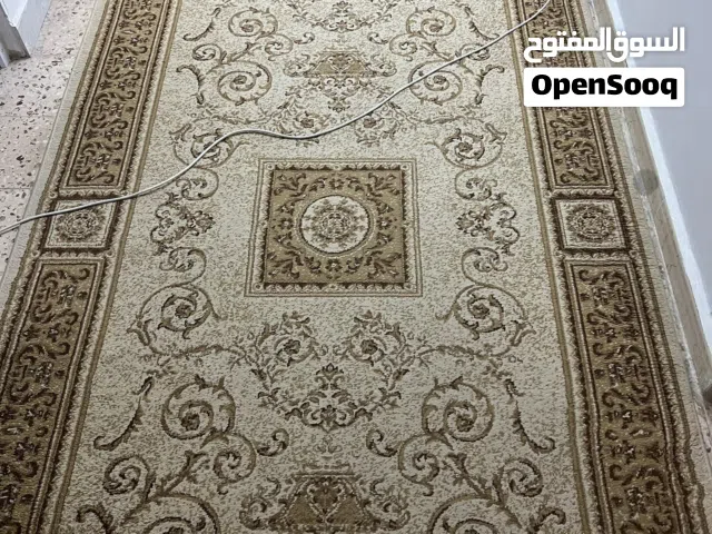 مجموعة سجاد للبيع حالتهم كويسة جدا