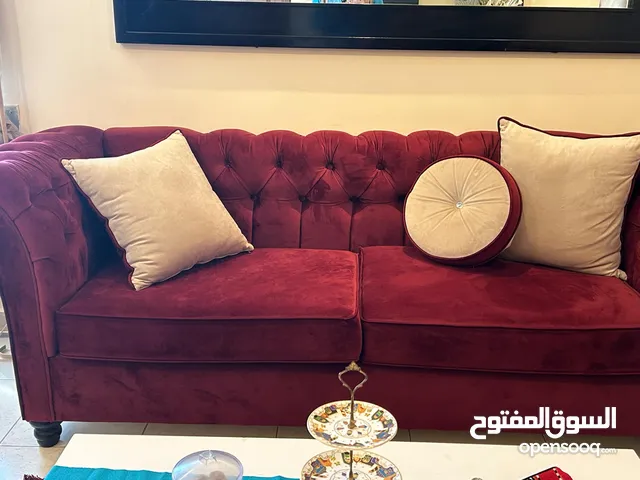 طقم صالون فاخر بحالة الوكالة للبيع