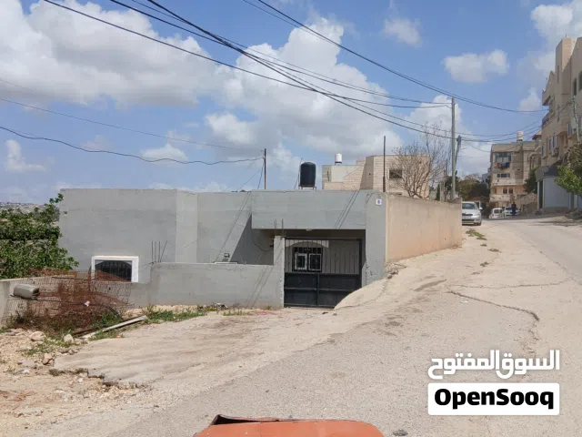 180 m2 More than 6 bedrooms Townhouse for Sale in Tulkarm Deir Al-Ghusun