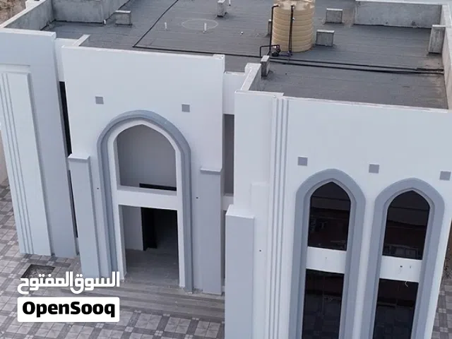 فيلا بواجهه جميله وارض كورنر في حارة الشيخ قريب فلج القبائل