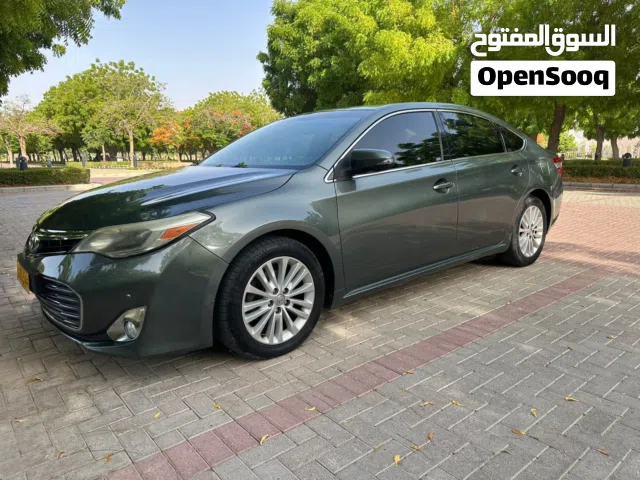 2013 تويوتا افالون Limited
