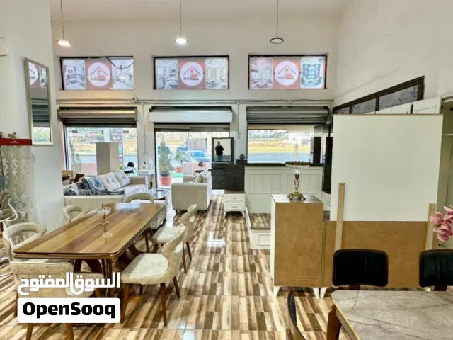 مجمع استثماري للايجار مكون من 7 بواب بمساحة 350 متر داخلي و 650 خارجي