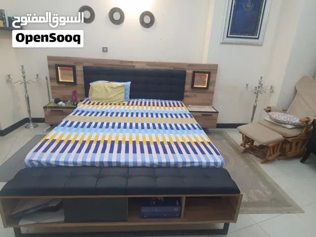 I am selling my bedroom set almost like a brand new almost and with dressing table