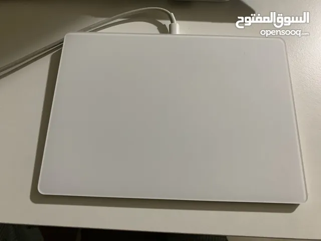 Apple magic trackpad 2 - lightening charging port