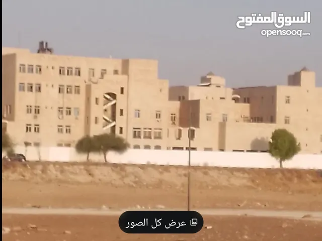 للبيع شقه 110 م قريه سالم سكن كريم طابق ثاني لم تسكن نهائي وبسعر مغري وتصلح للإستثمار كافه الخدمات