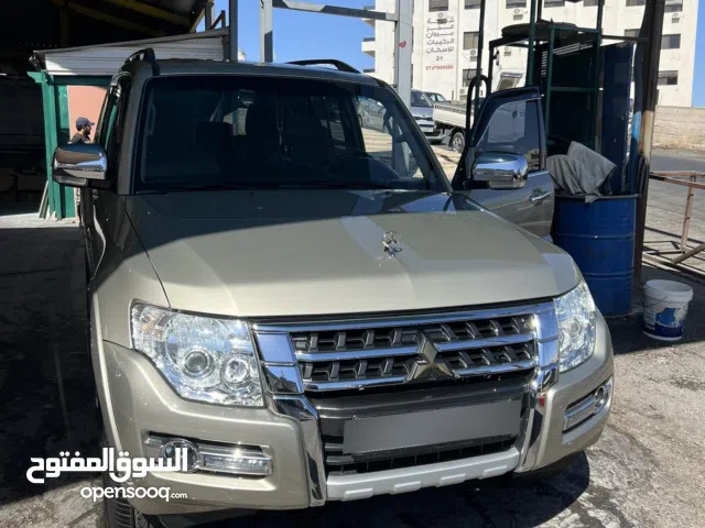 2018 Mitsubishi Pajero GLS