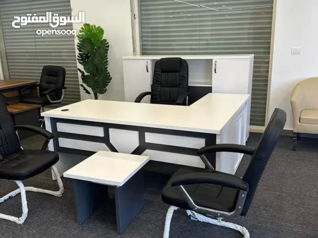مكاتب موظفين +إدارية