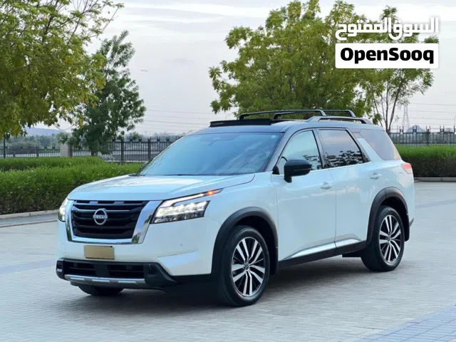 Used Nissan Pathfinder in Al Dakhiliya