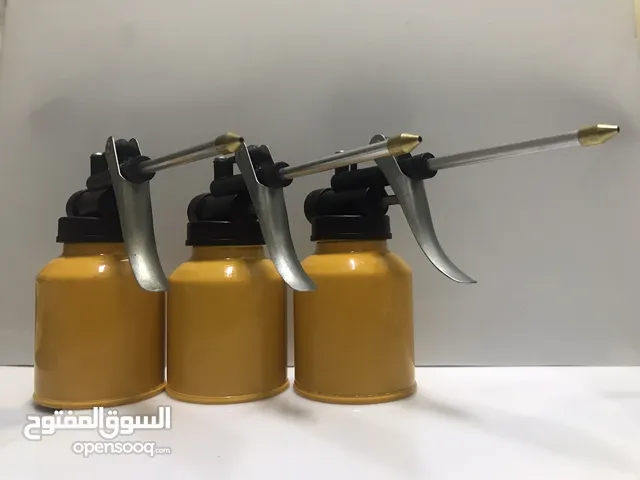 مضخة تزيت استخدمات متعددة صناعة ايطالية تصلح لاعمال الصيانة السيارة والمنزل مع التوصيل