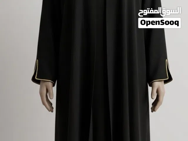 عبايه اسود بتطريز ذهبي عن اليدين