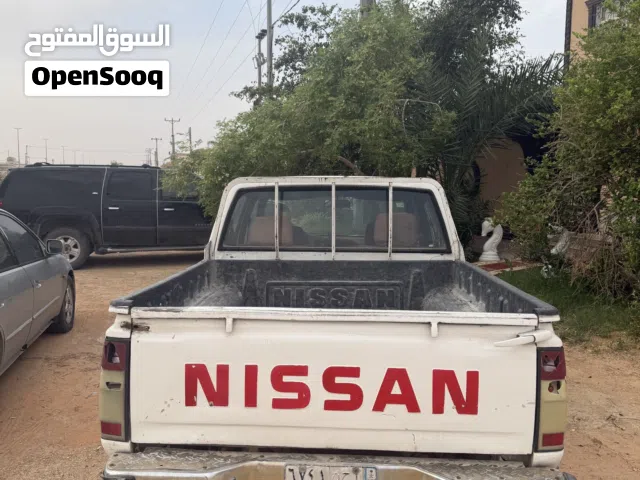 نيسان ددسن موديل 1999