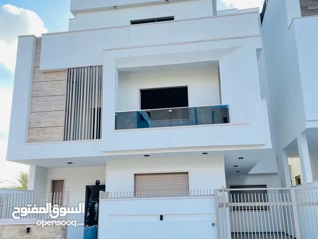 210 m2 5 Bedrooms Apartments for Sale in Tripoli Al-Serraj