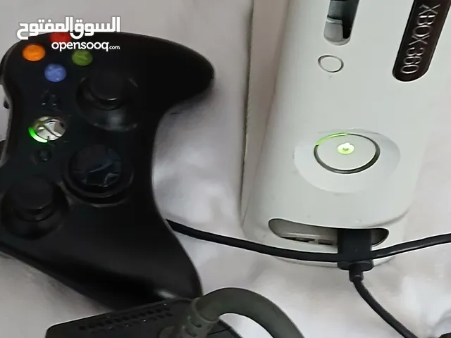 للبيع: Xbox 360 بحالة ممتازة + بالإضافة لجميع أسلاك التشغيل أصلية مع وحدت تحكم =كل هدا ب 400dh