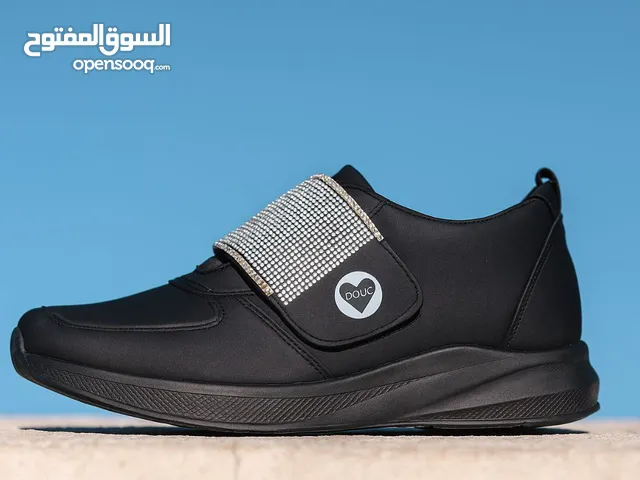 احذية بناتية رياضية نازكة اقرا الوصف مهم