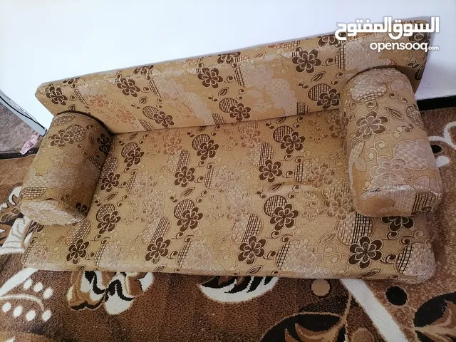 جلسة عربية 4 فراش مع 4مراكي و4 مساند ضهر مستعمل نضيف