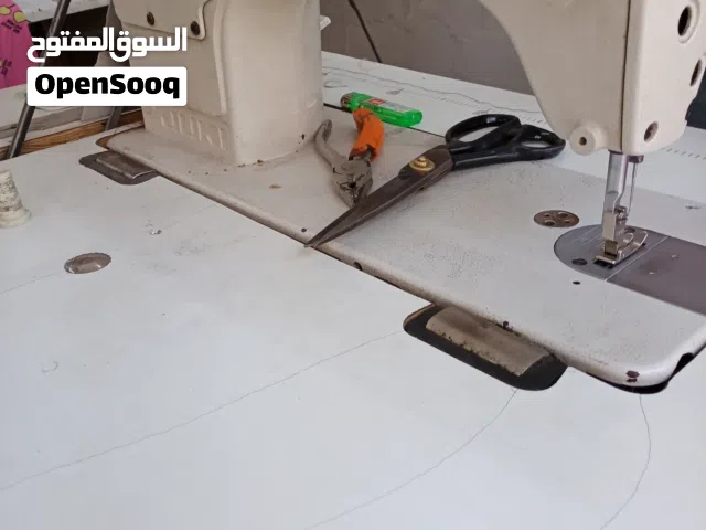 قصيص نسائي ومصمم أزياء  جاهزين للعمل