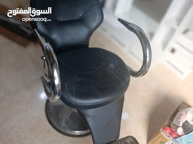 غراض محل حلاقة للبيع