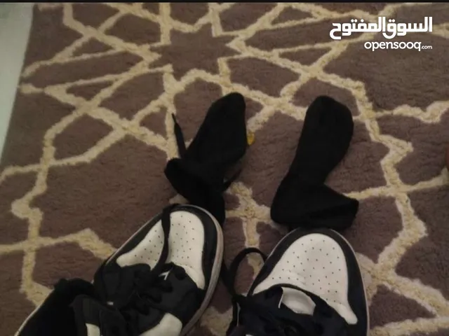 حذاء نايكي اصلي 100% مستعمل لمده ثلاث ايام