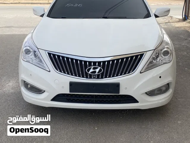 2011 هيونداي ازيرا Standard