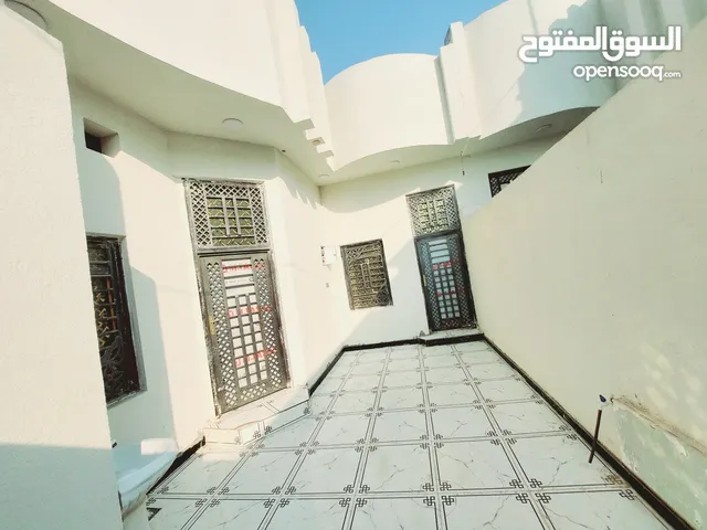 135 m2 2 Bedrooms Townhouse for Sale in Basra Al-Jazzera