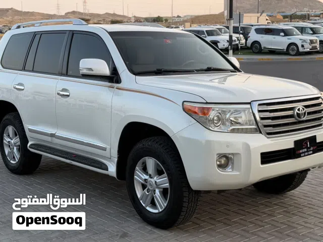 تويوتا لاندكروزر GXR 5.7 2015 فل ابشن