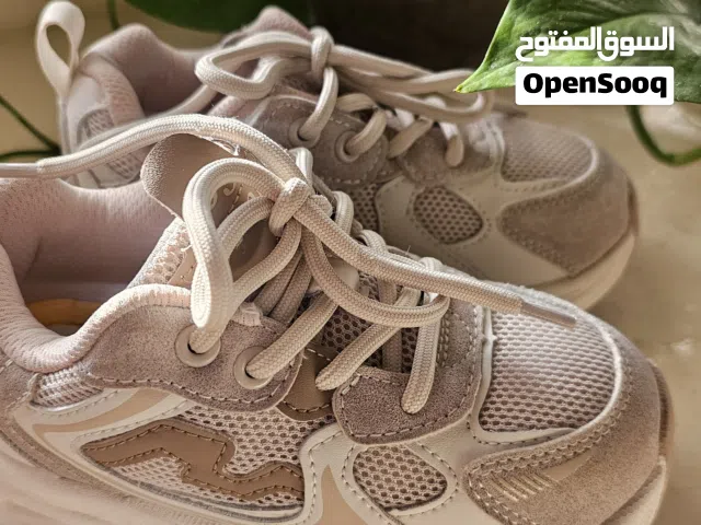 ترانشوز ماركه o3 اصلي ozoon ولادي جديد قياس 29 يلبس من سنه الى سنتين