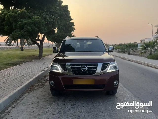 للبيع نيسان باترول بلاتينيوم V8 خليجي رقم 1 فئة خاصة بحالة وكالة