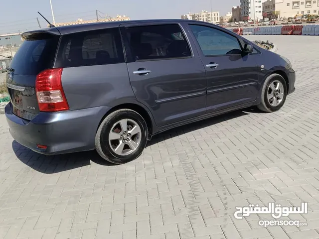 Toyota wish 2006 2.0 (Japanese Imported) 7 seater full options Available in Ajman