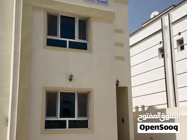 للبيع فيلا جديدة وراقية المعبيلة الجنوبية