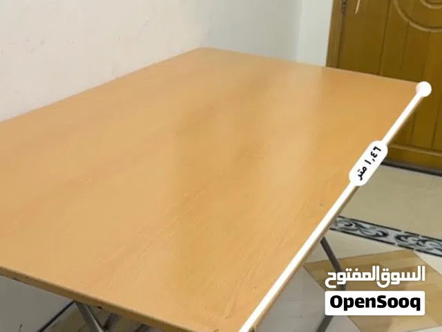 طاولة طعام