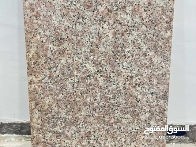 رخام للبيع يركب مطابخ و ارضيات و دروج يوجد كميه كبيره