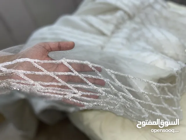 فستان زفاف للأيجار