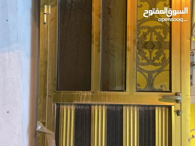 باب المنيوم لون ذهبي وجام
