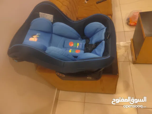 كرسي سيارة للأطفال