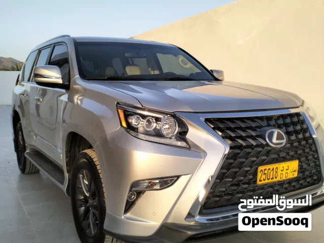 لكزسGX460 بحالة الوكاله داخل بيج حادث بسيط بدون خروج ايرباجات