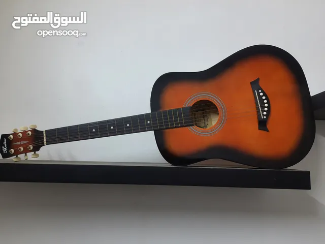 جيتار مستعمل شهر بحالة وكالة انا ولله بدي ابيعه لاني مسافر و ما بيلزمني بيجي معاه شنطه