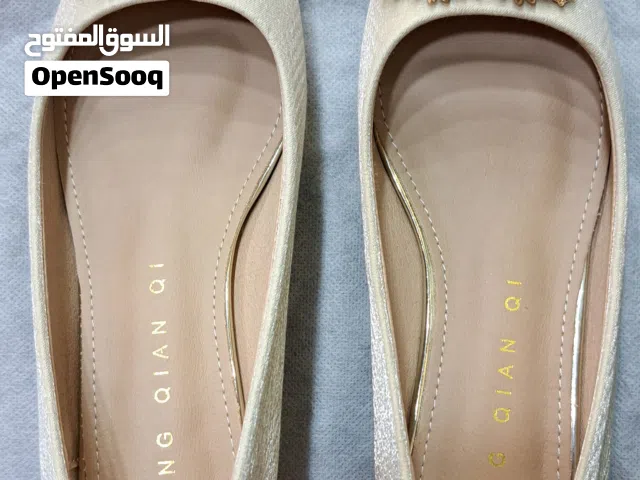 هيلز أنيق للبيع