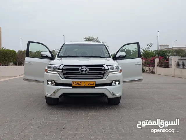 Toyota Land Cruiser GXR in Al Batinah
