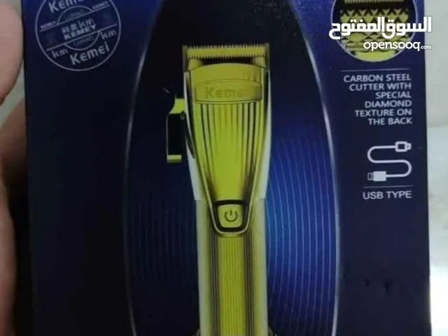 مكينة حلاقه الشعر من شركه Kemei بحاله ممتازه جداا مثل الجديده
