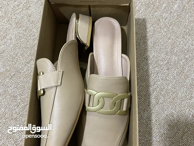 Beige Comfort Shoes in Al Sharqiya