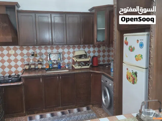 شقه مفروشه للبيع تصلح سكن مكاتب مخزن للتجار