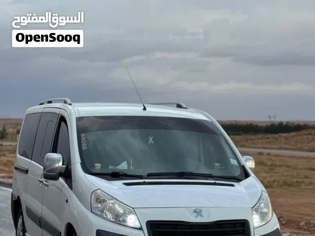 2016 بيجو اكسبرت Combi
