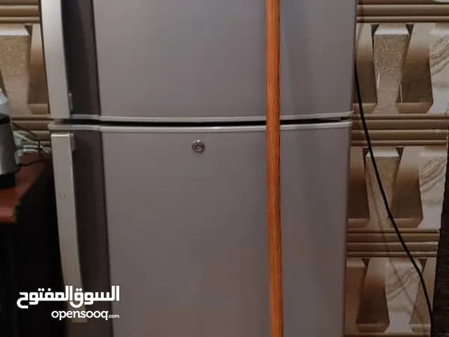 ثلاجة صغيرة نوع شارب
